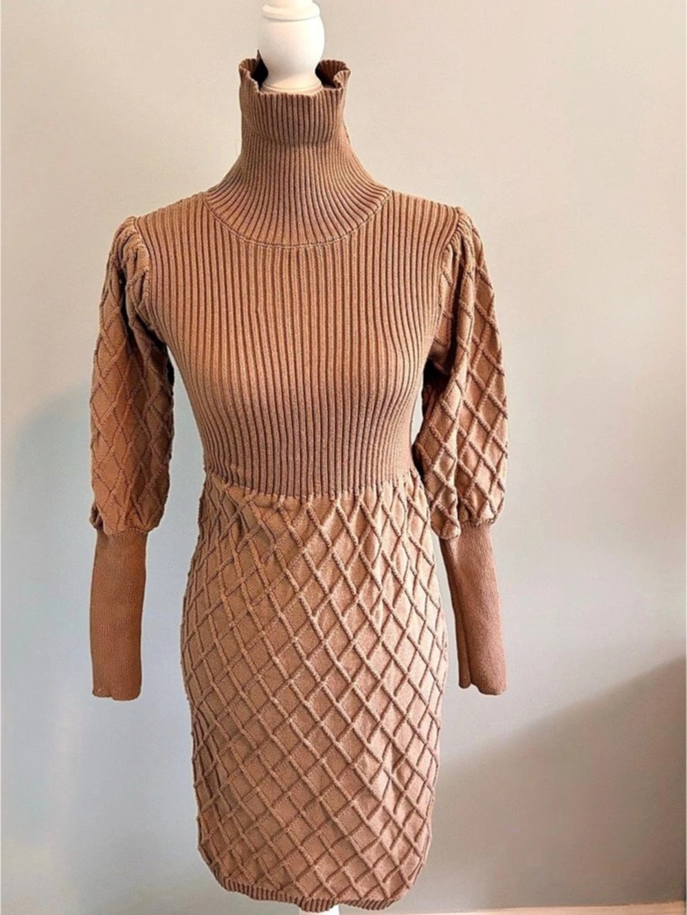 Simple Geometric Knit Mini Dress in Brown Size Small Like New